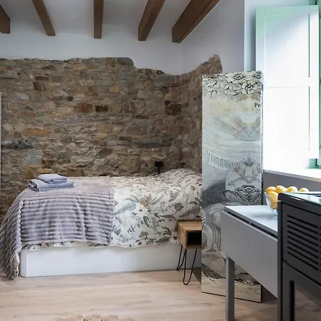 El Sueno, Pilaro Apartment Barres